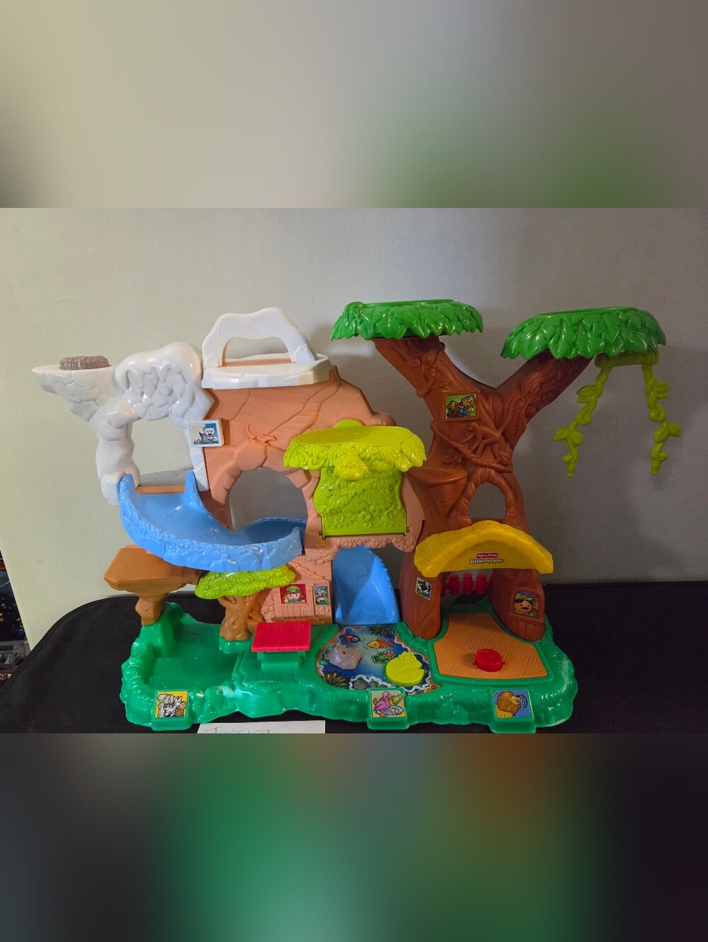 Fisher-Price Little People Zoo Talkers Animal Sounds Zoo Playset
